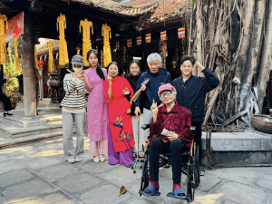 Đi chùa đầu xuân cho người cao tuổi tại Dưỡng lão Tâm An Nhiên – Hà Nội